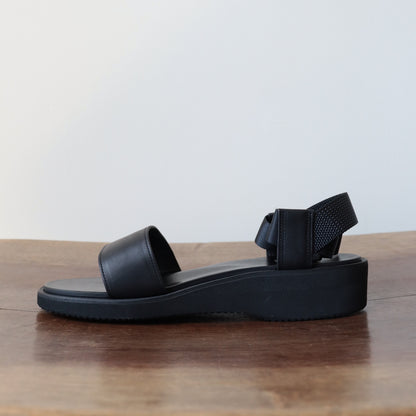 LEATHER SANDAL