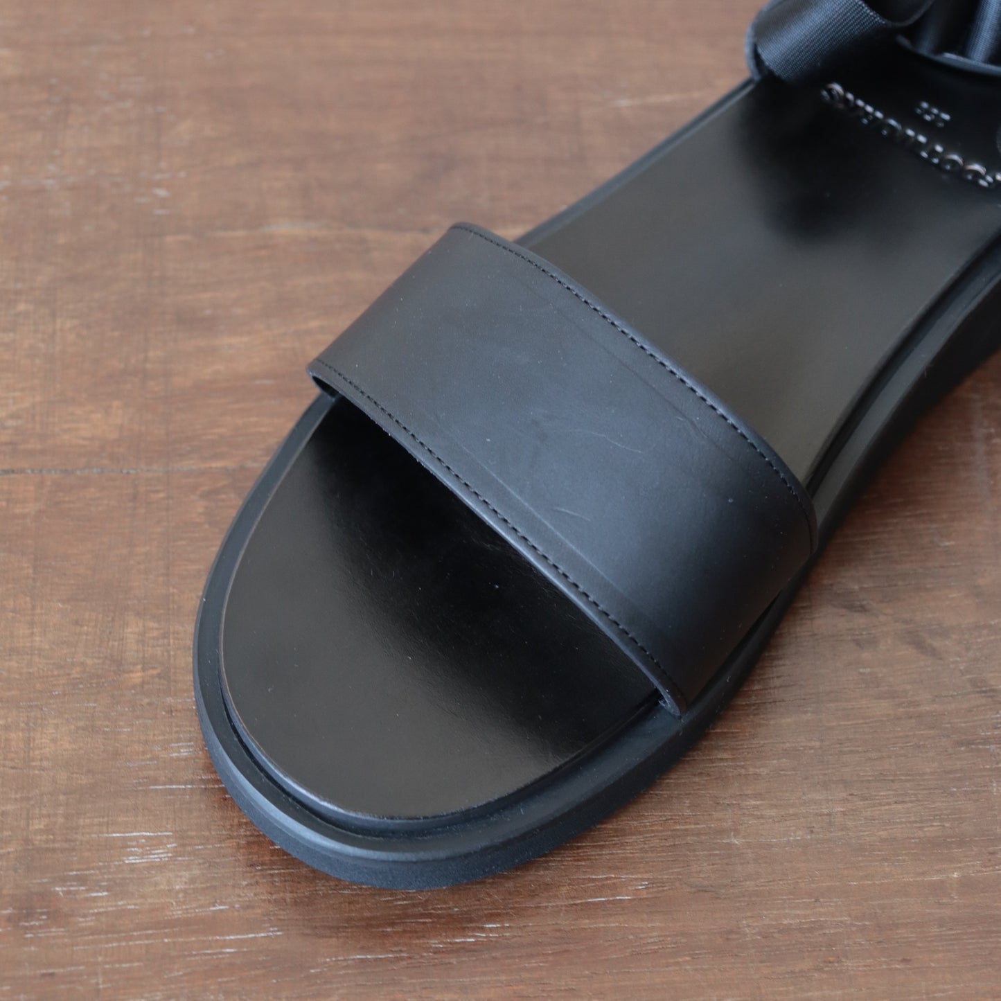F01-0001 LEATHER SANDAL
