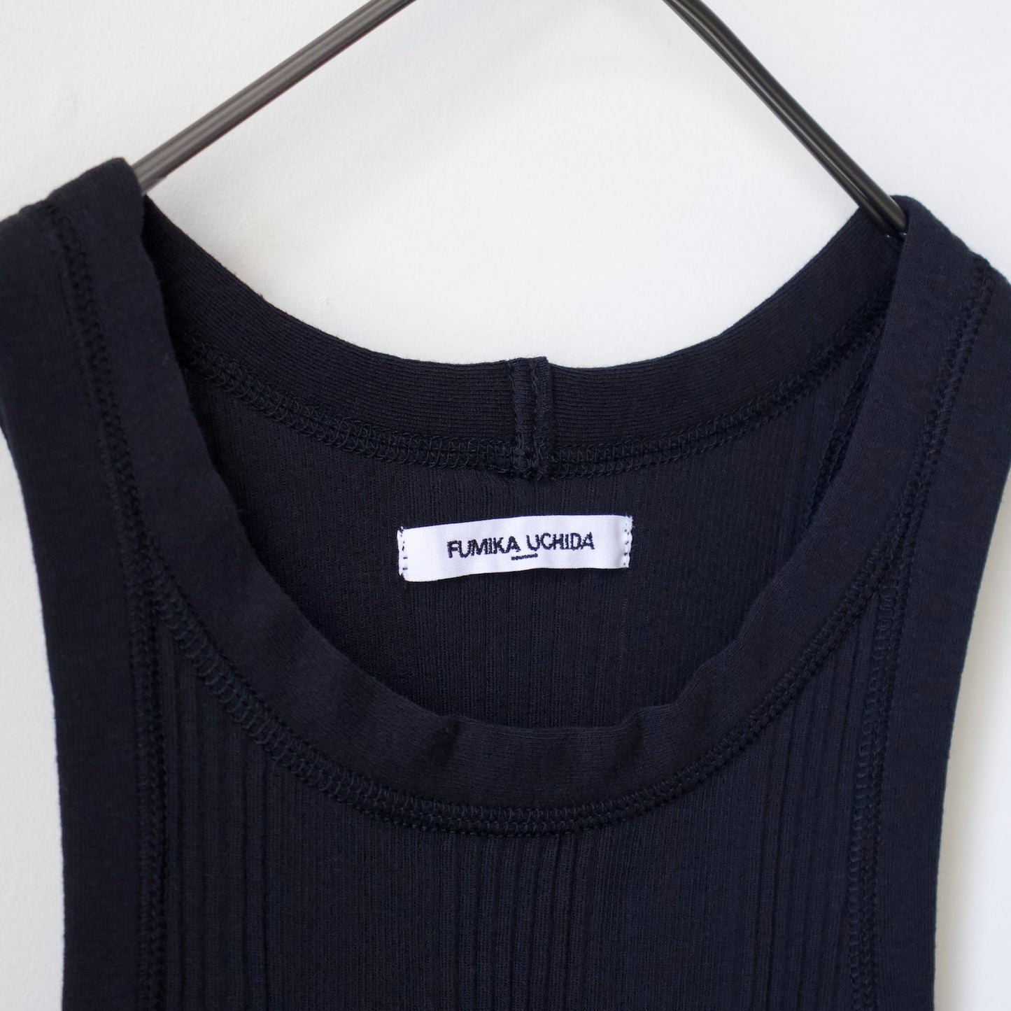 FUMIKA_UCHIDA / NEEDLE DRAWING TANK TOP