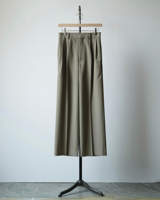 LIGHT WOOL MAX GABARDINE TWO-TUCK SLACKS