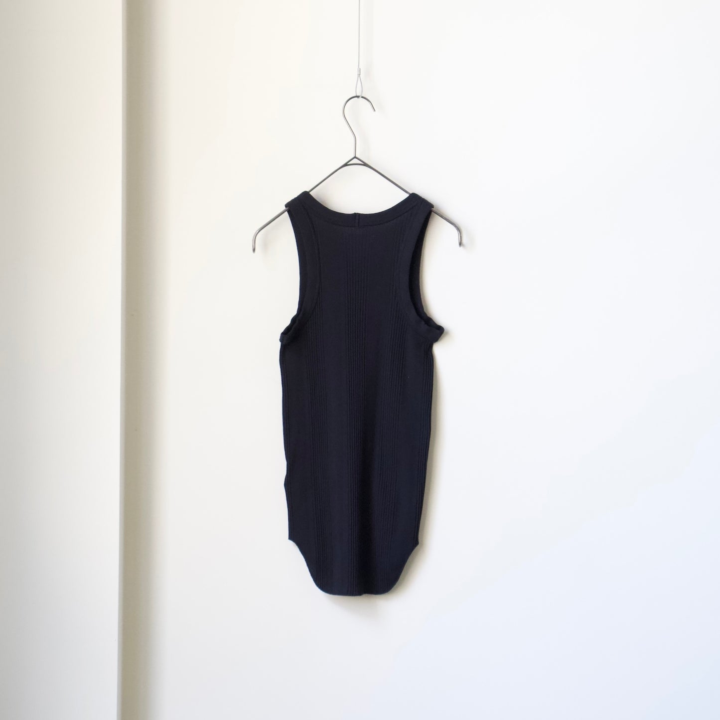 FUMIKA_UCHIDA / NEEDLE DRAWING TANK TOP