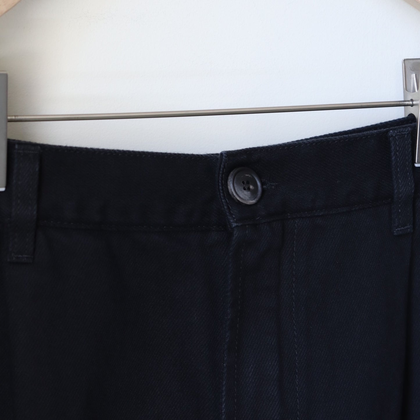 BLACK DENIM PLEATED TROUSERS