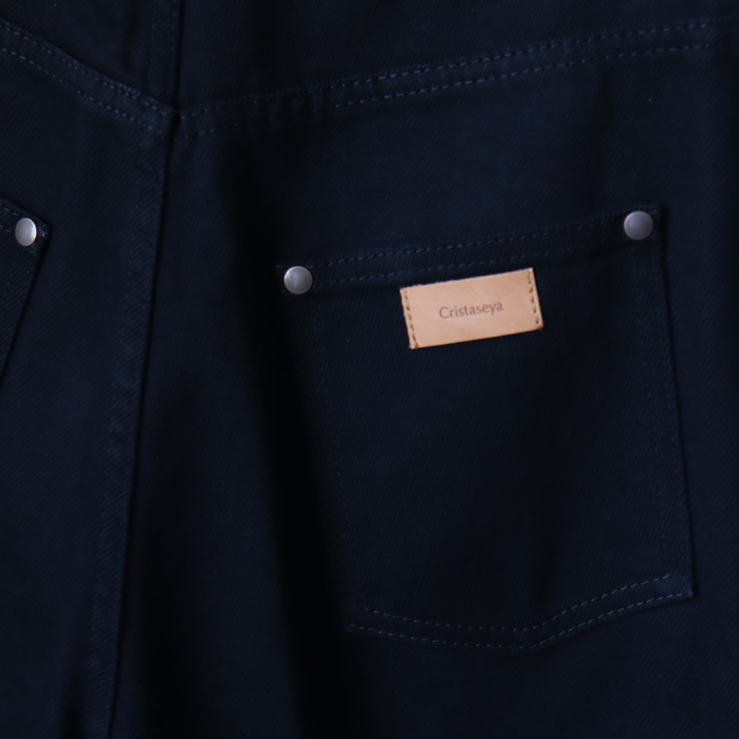 HIGH WAISTED BLACK DENIM