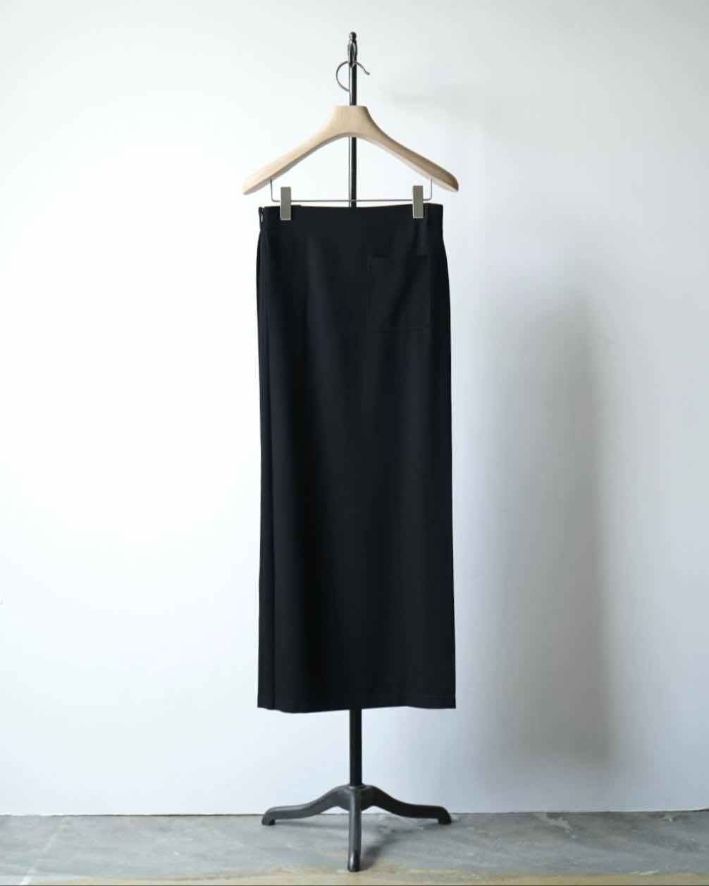 PLEATED LONG SKIRT
