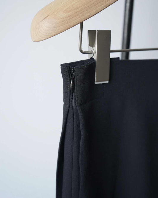 PLEATED LONG SKIRT
