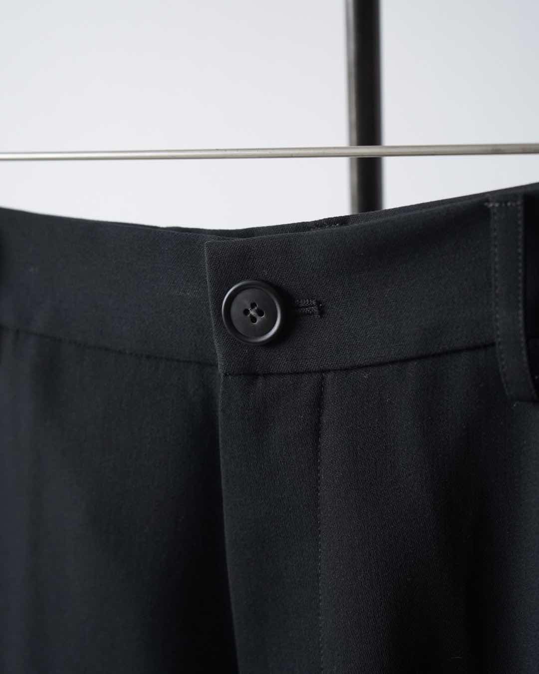 DOUBLE PLEATED WIDE PANTS