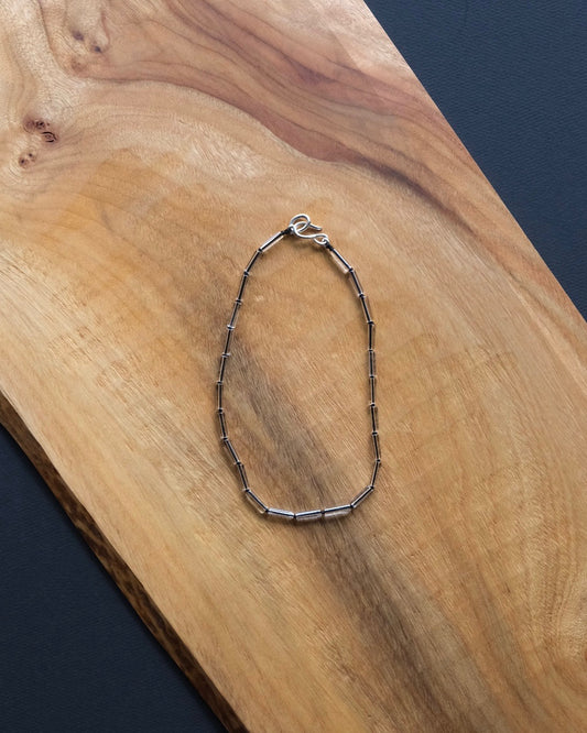 SMALL TUBE CRYSTAL NECKLACE