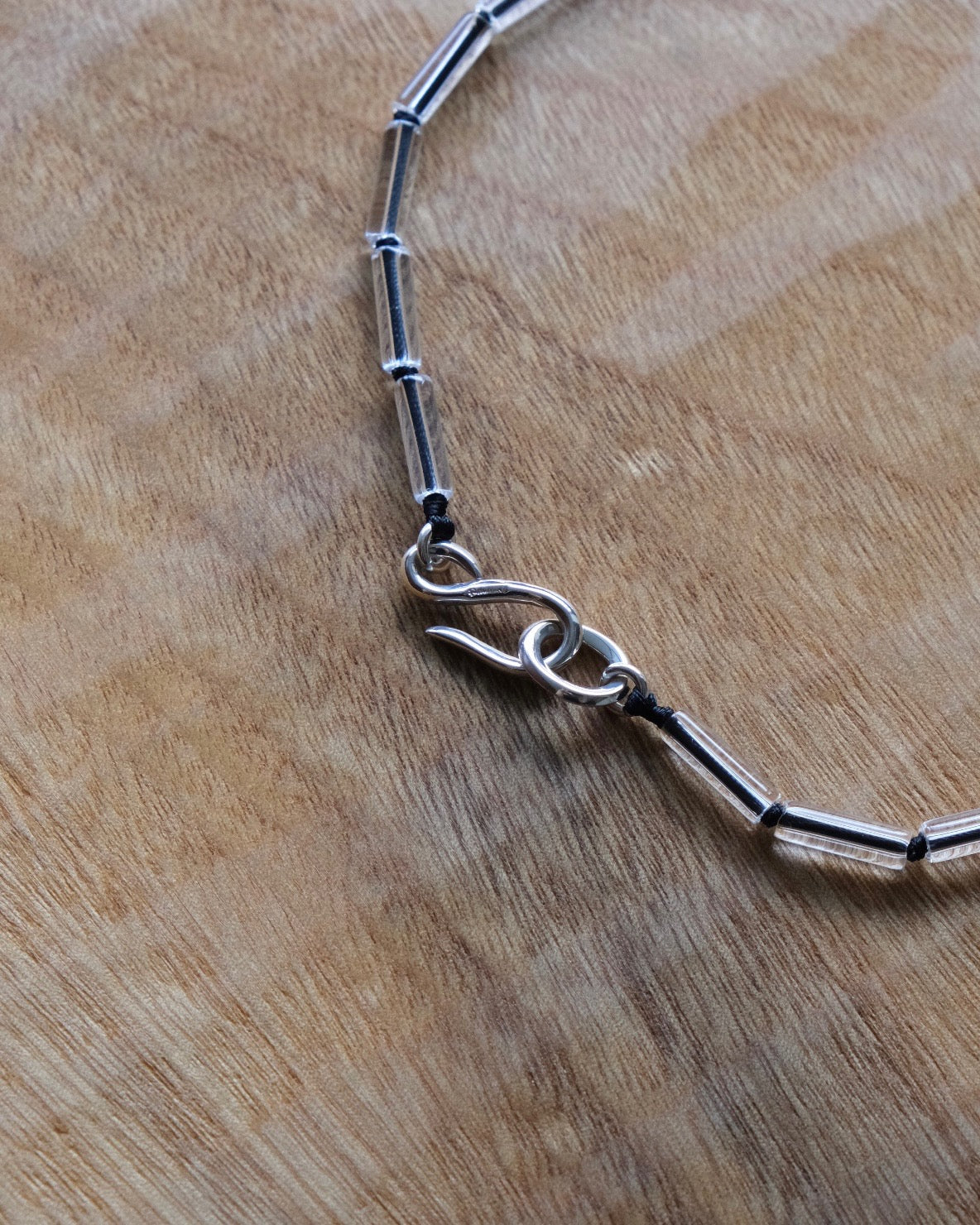 SMALL TUBE CRYSTAL NECKLACE