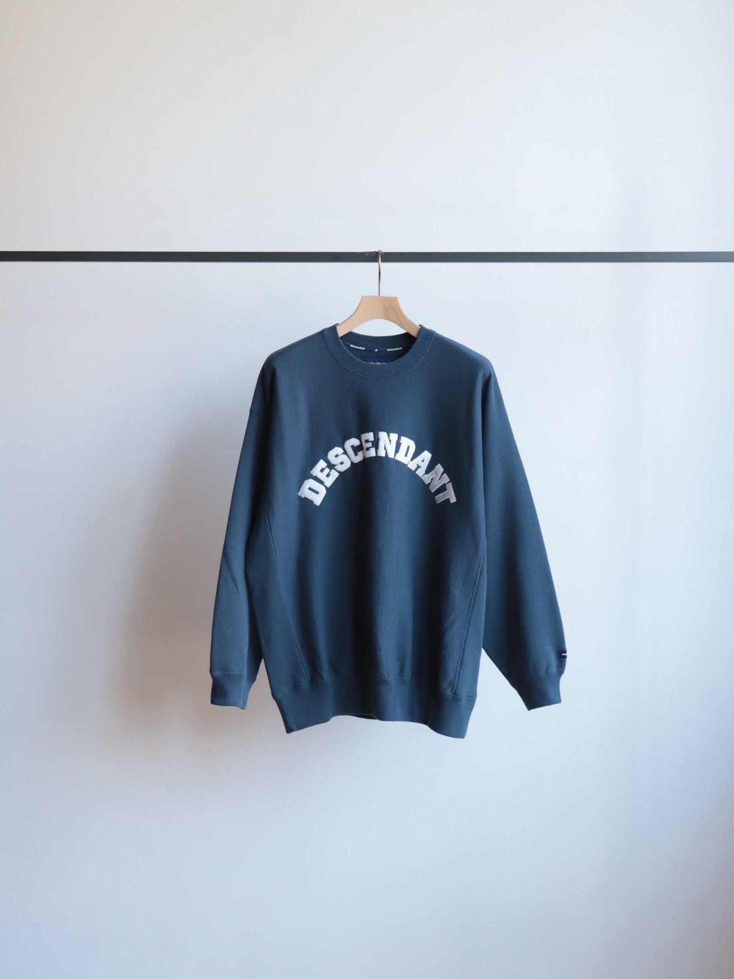 BREACHING CREW NECK