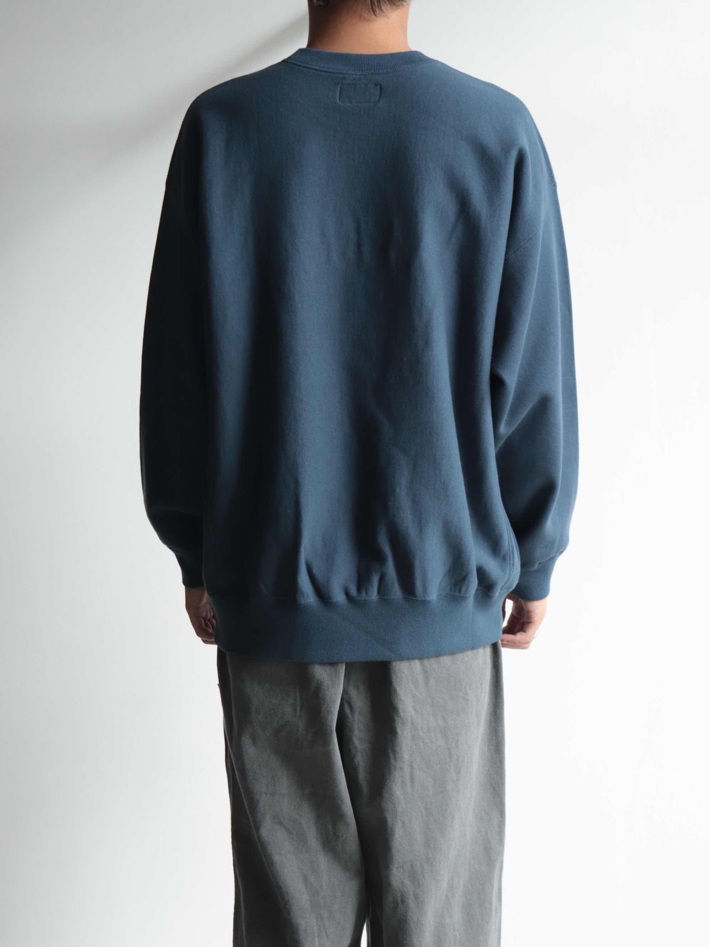 BREACHING CREW NECK