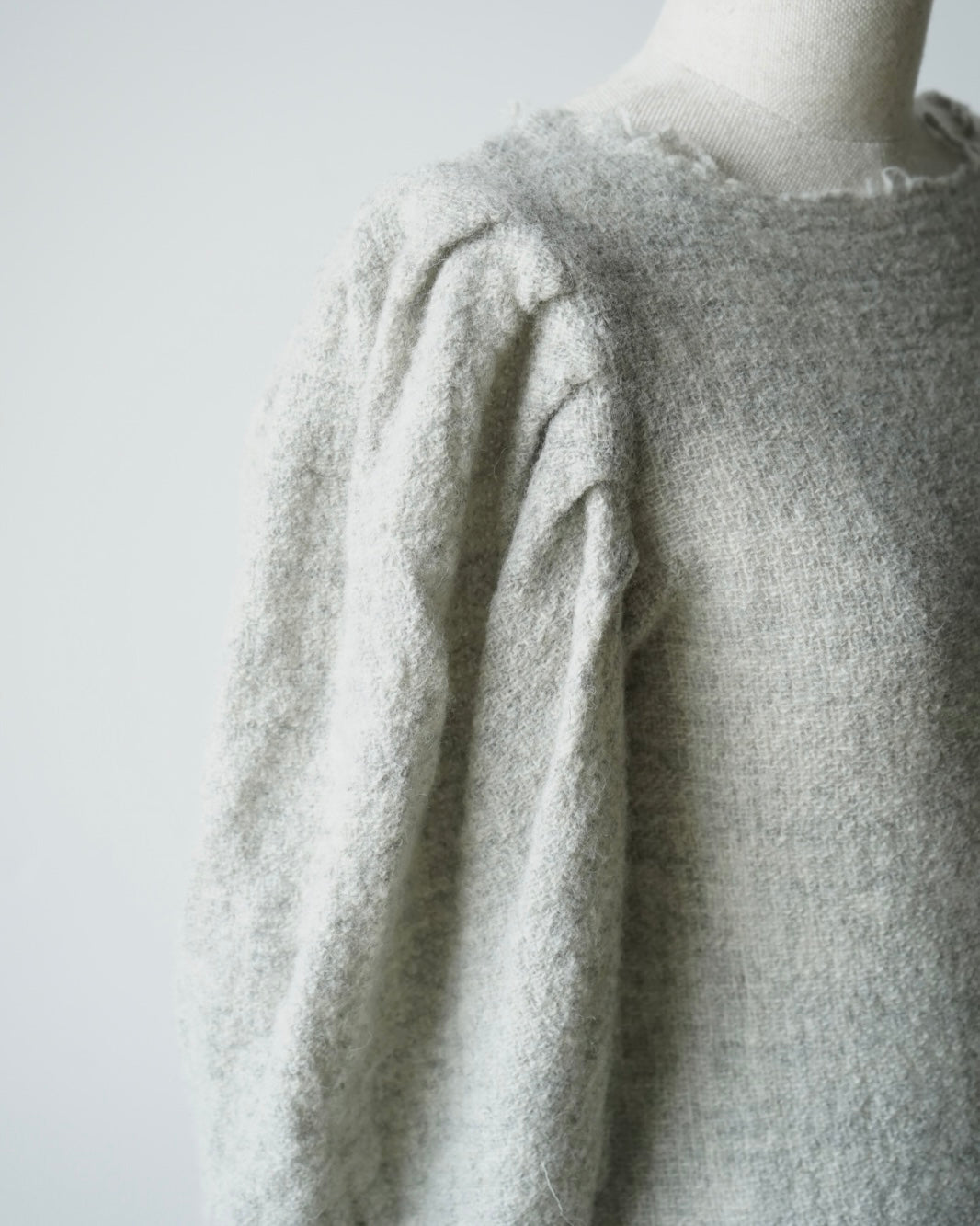 GAUZE SHETLAND PUFF-SLEEVE TOP