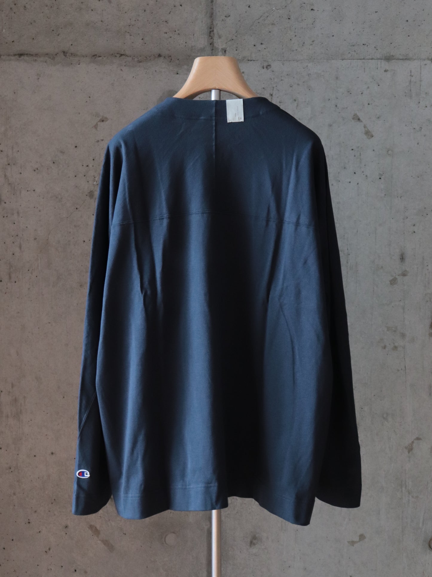 ×Champion CREW NECK CARDIGAN