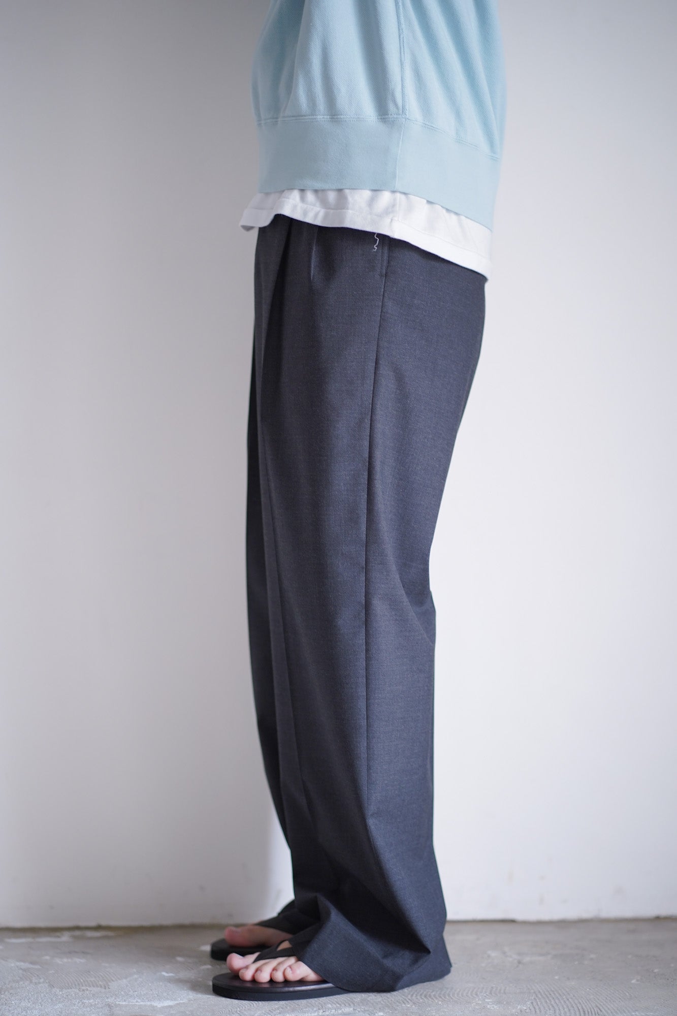 ULTRA FINE TROPICAL WOOL TWO-TUCK SLACKS
