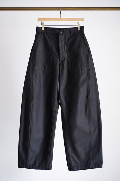 BACK SATIN BARREL-LEG PANTS 【 GENDERLESS 】