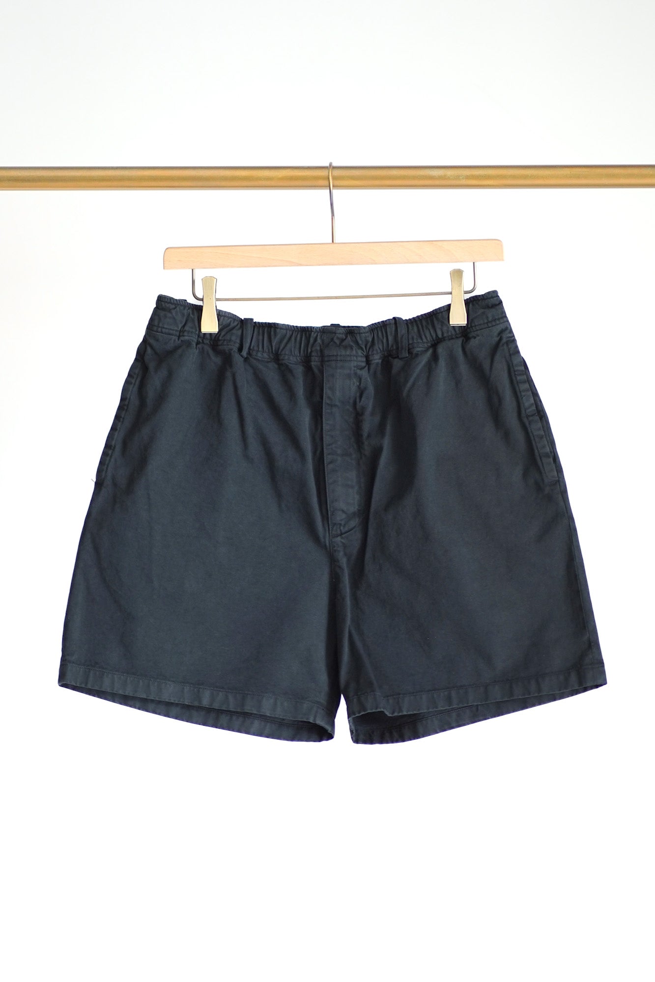 GARMENT-DYED FINX LIGHT CHINO SHORTS