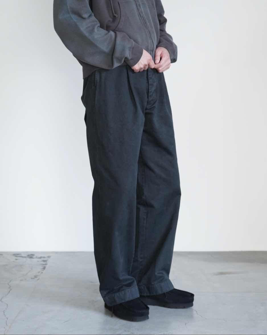 PRODUCT DYED FINX CHINO ONE-TUCK PANTS