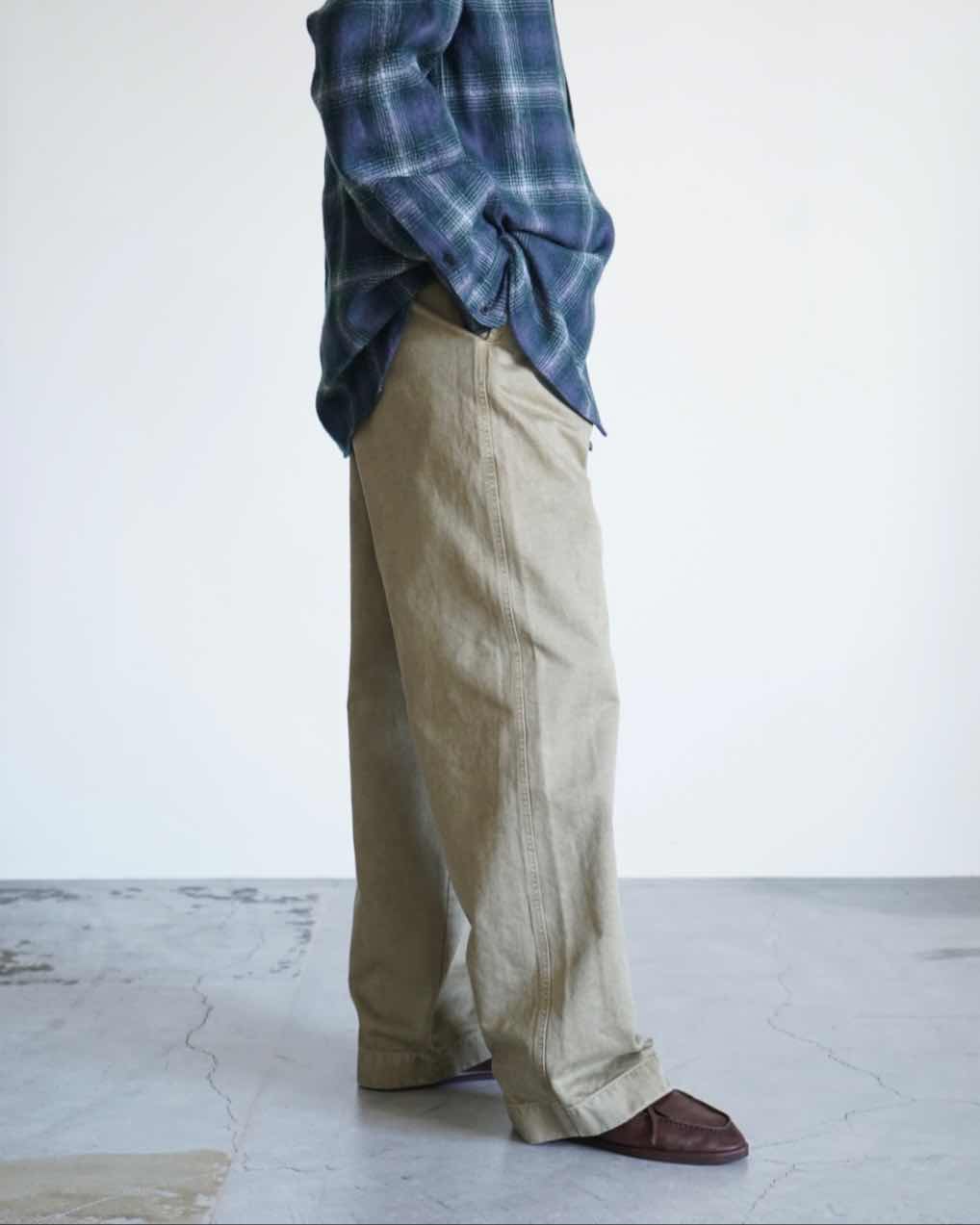 PRODUCT DYED FINX CHINO ONE-TUCK PANTS