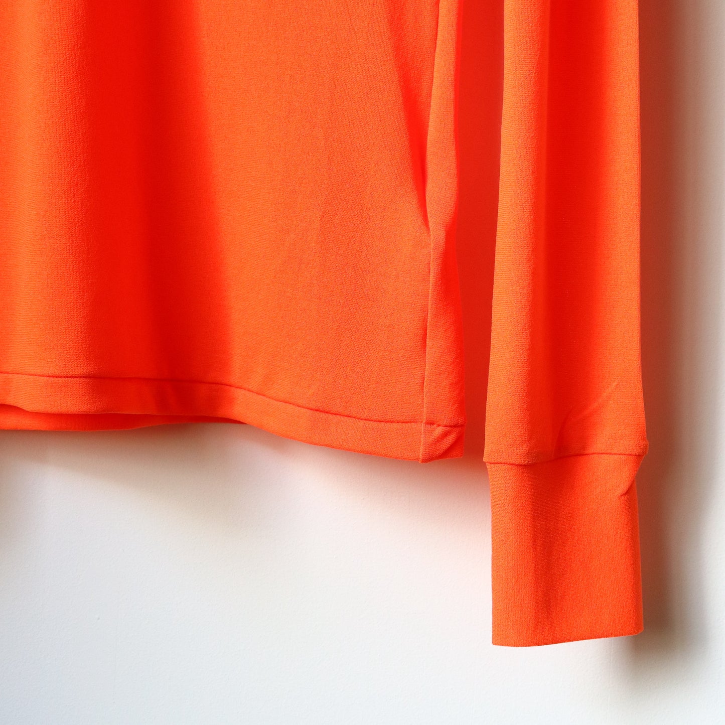 NYLON RIBBED NECK HOODED TOP