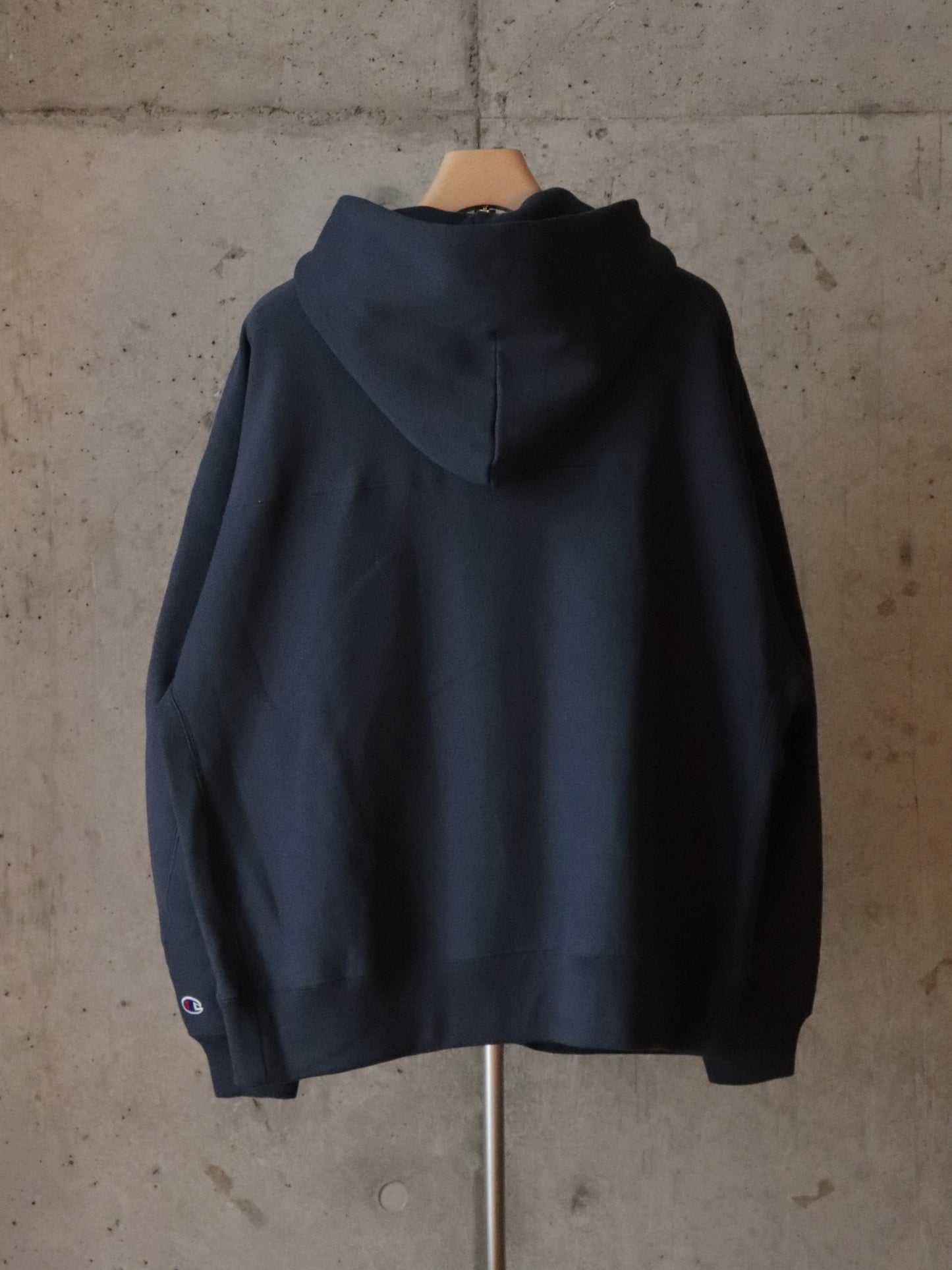 ×Champion HOODED SWEATSHIRT