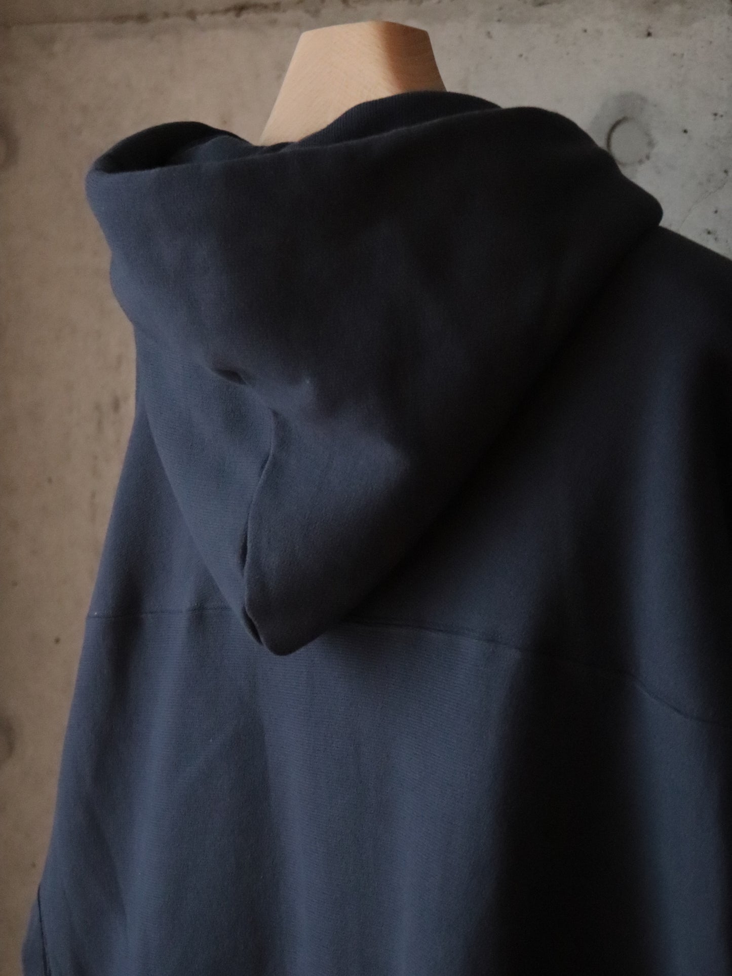 ×Champion HOODED SWEATSHIRT