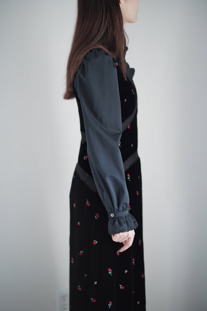 ROSE EMBROIDERED VELVET DRESS