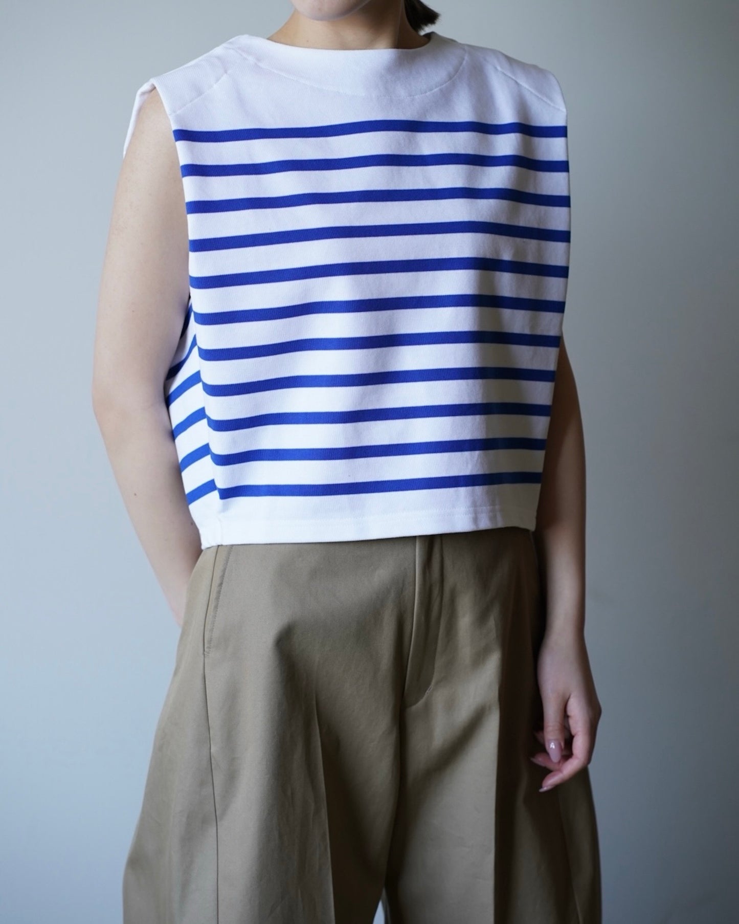 BASQUE SLEEVELESS SHIRT