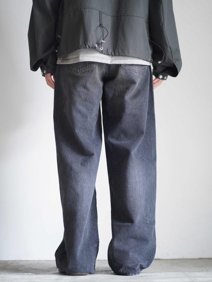 LOOSE DENIM JEANS