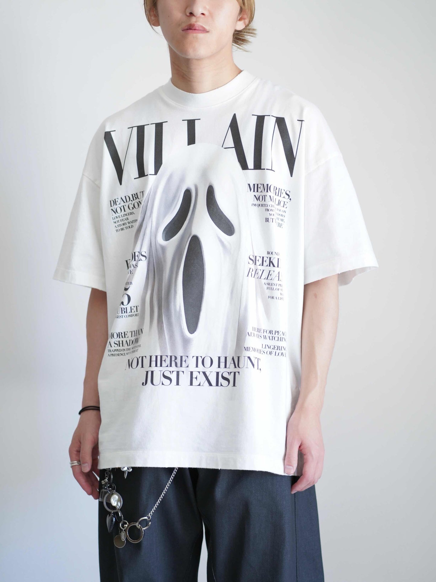 VILLAIN COVER PRINT T-SHIRT