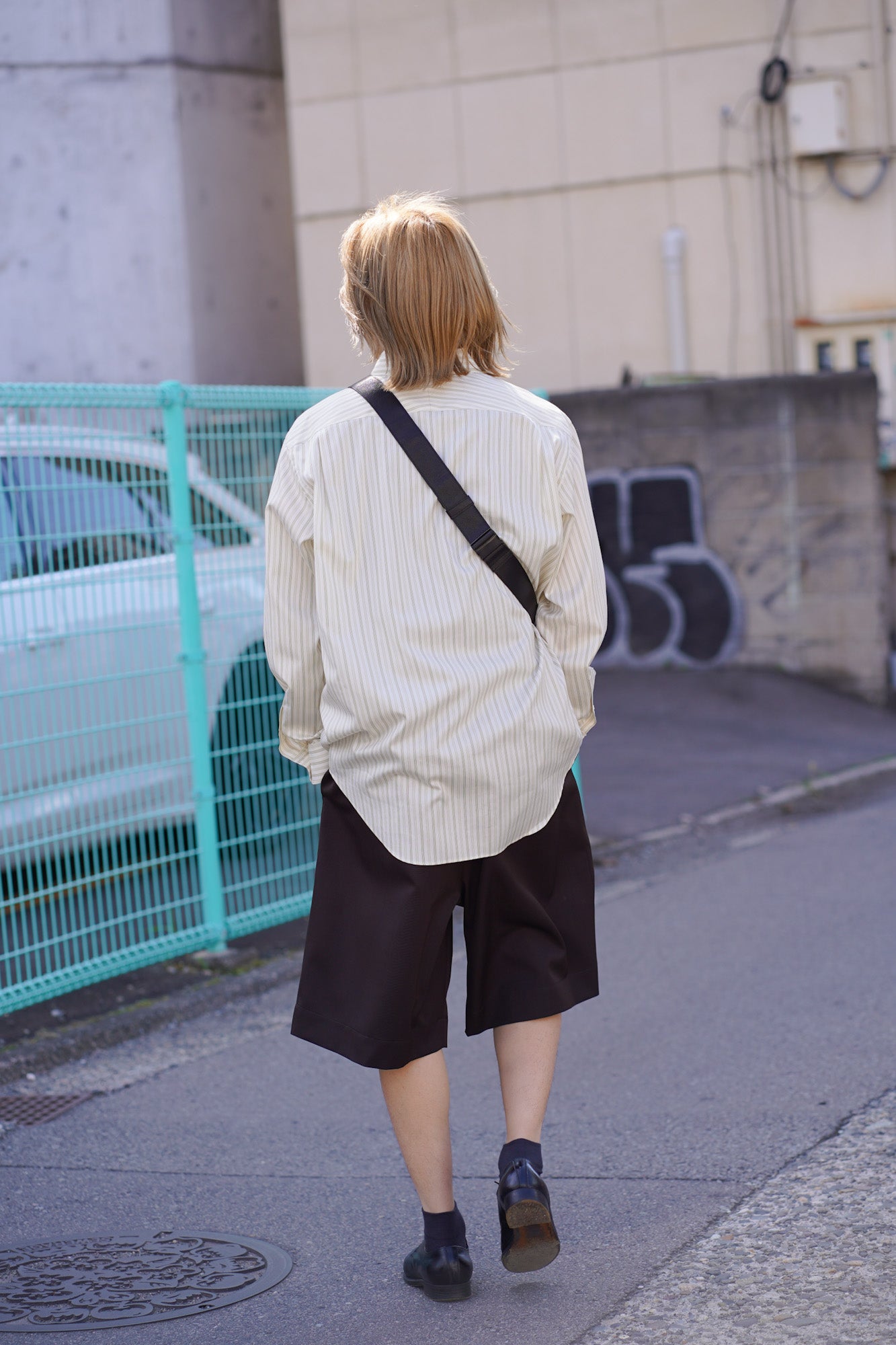 WIDE EASY SHORT TROUSERS