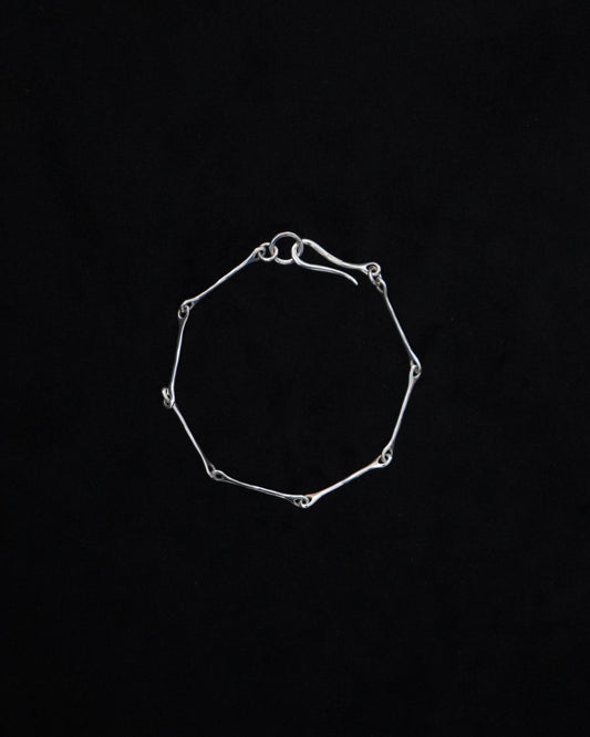 THIN FIBULA CHAIN BRACELET