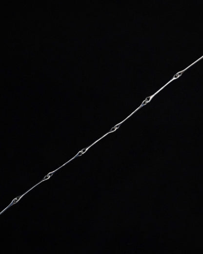 THIN FIBULA CHAIN BRACELET