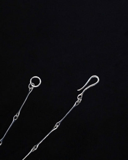 THIN FIBULA CHAIN BRACELET