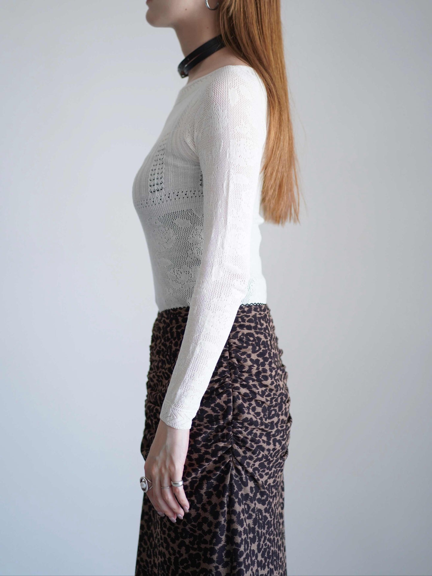 Rose pattern lace-knit bodysuit