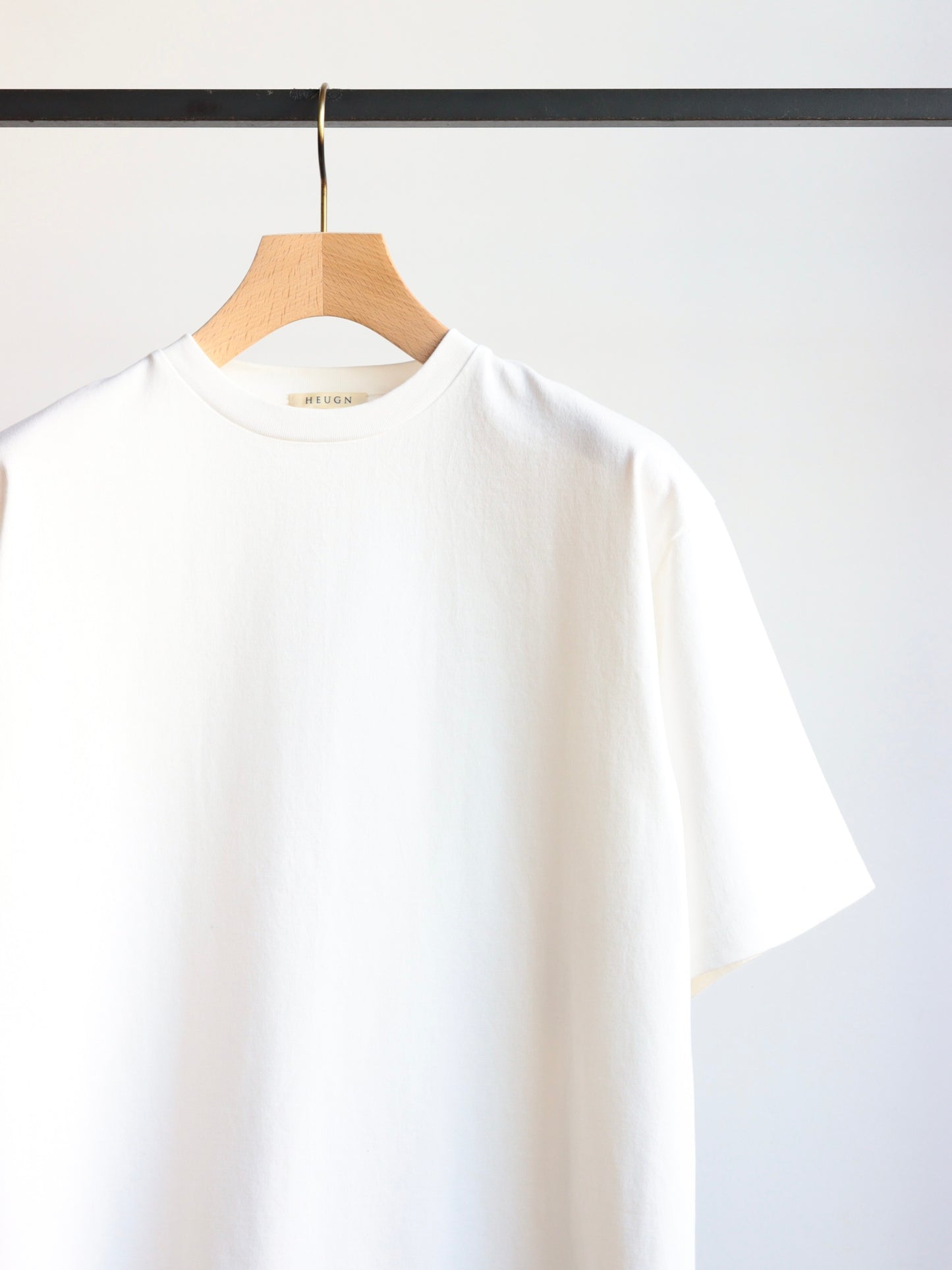 CUT005 Joel Cotton White