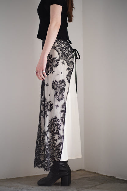 EMBROIDERED LACE SKIRT