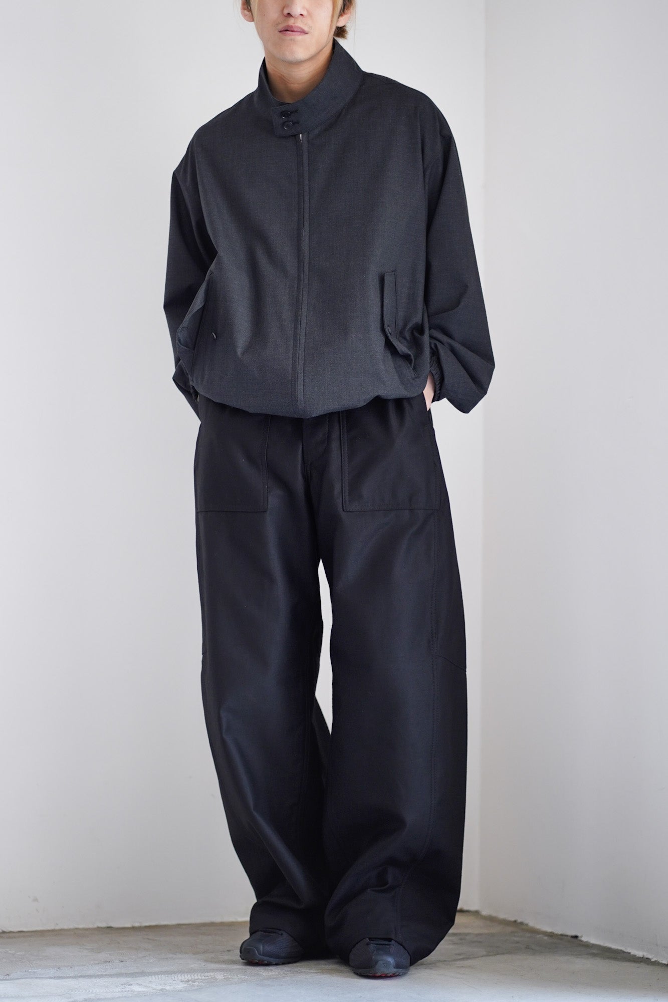 BACK SATIN BARREL-LEG PANTS 【 GENDERLESS 】