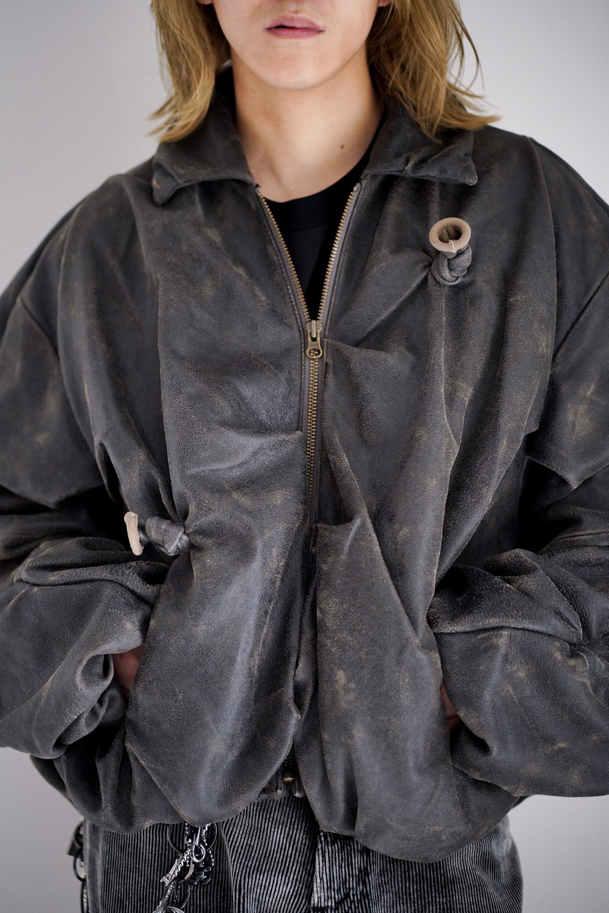 DEFLATED BALLOON LEATHER JACKET