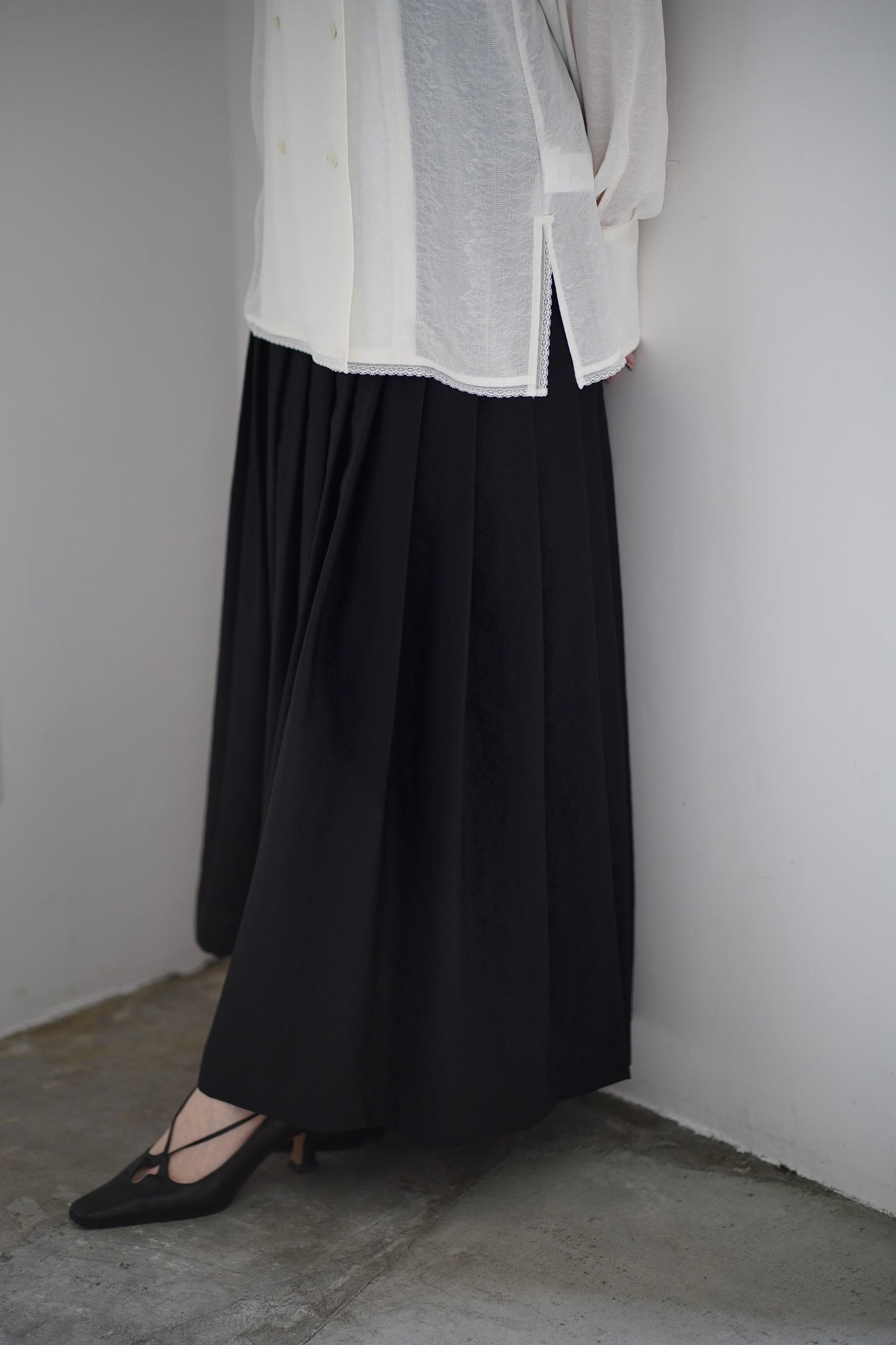 PLEATED MAXI SKIRT