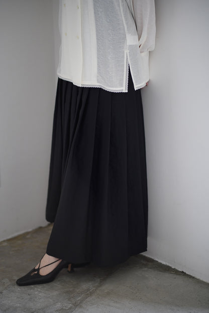 PLEATED MAXI SKIRT