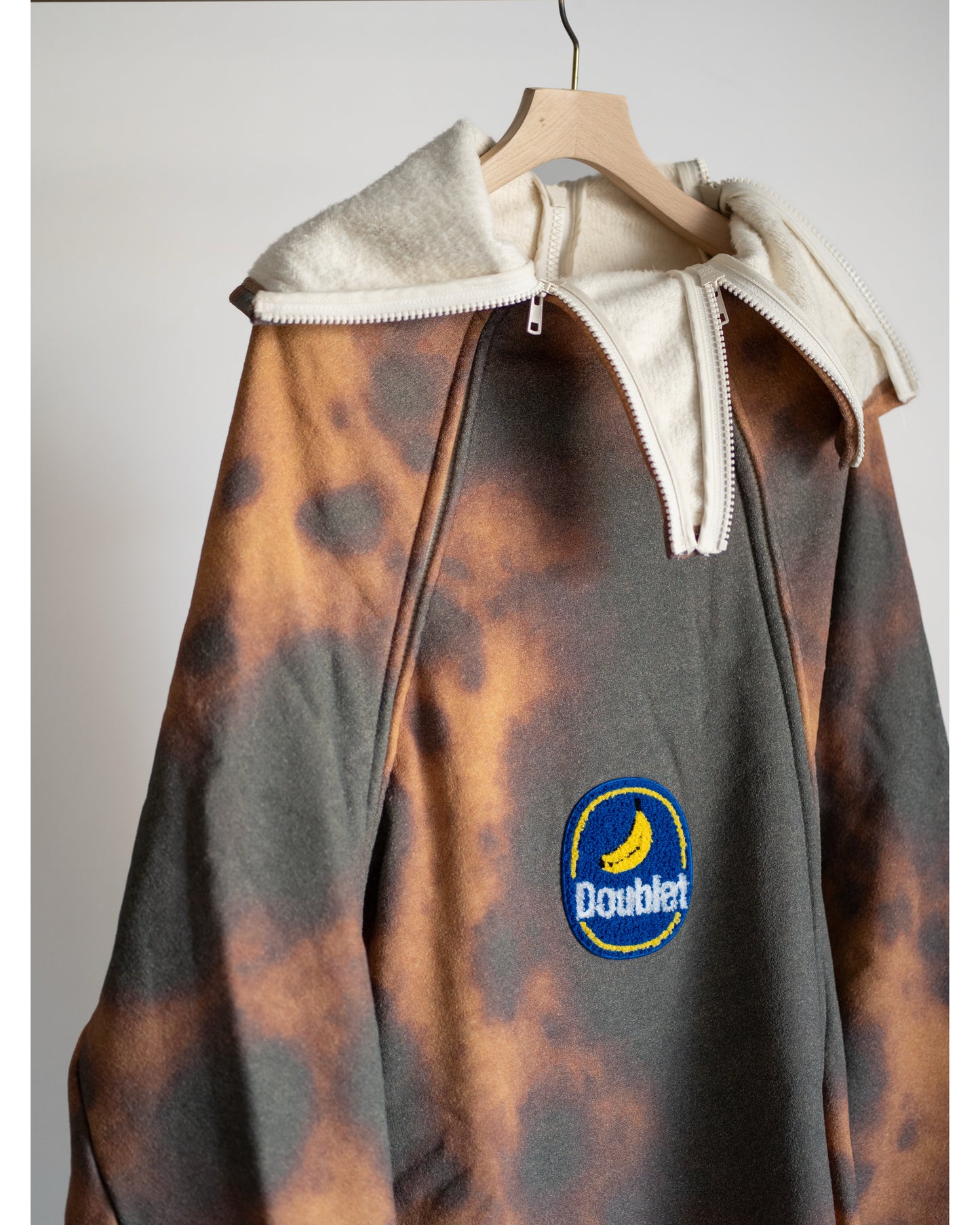 PEELABLE BANANA HOODIE