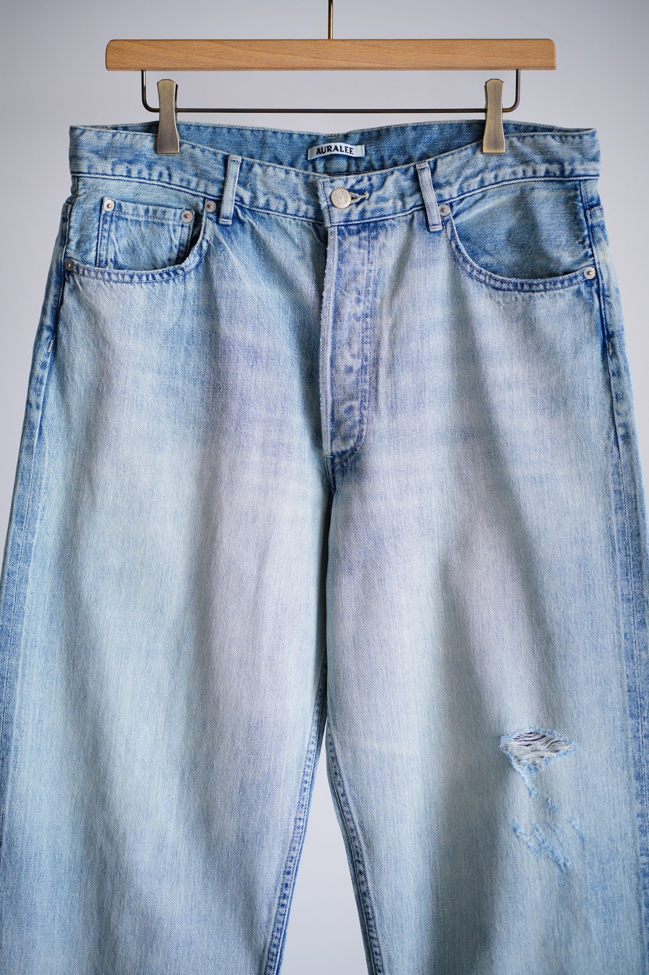 AURALEE | FADED SELVEDGE LIGHT DENIM WIDE PANTS – イデアル公式