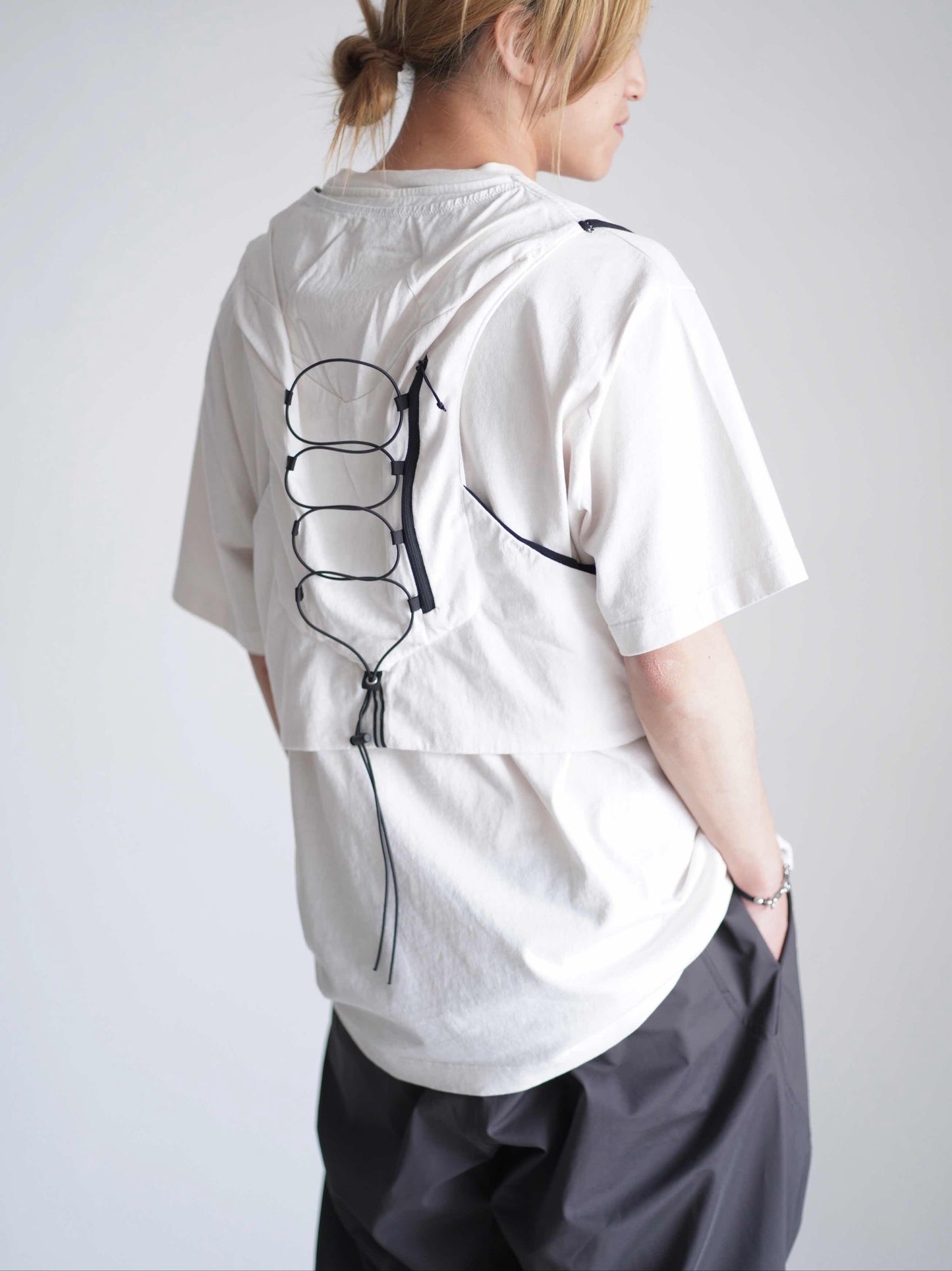 TRAIL VEST T-SHIRT