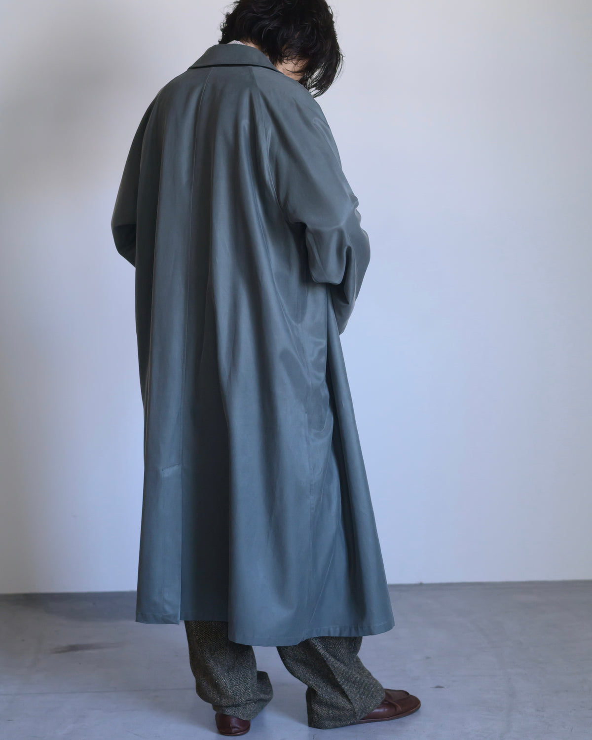OVERSIZED TRENCH WITH LEATHER PATCH