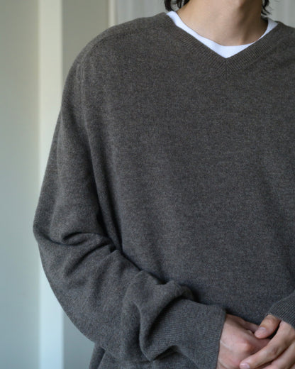 OVERSIZED V NECK FLANNNEL SWEATER