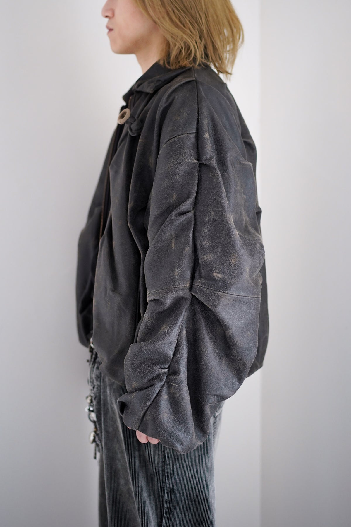 DEFLATED BALLOON LEATHER JACKET