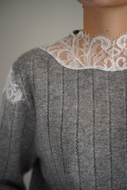 HAIRY LACE PANELED CROPPED PULLOVER