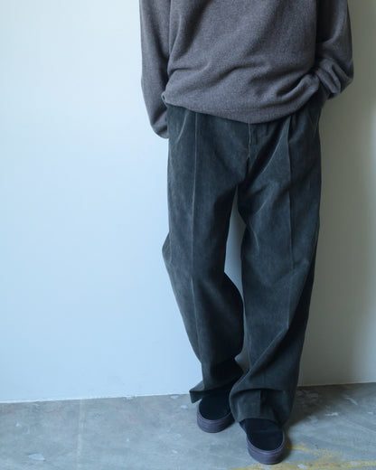 PLEATED TROUSERS