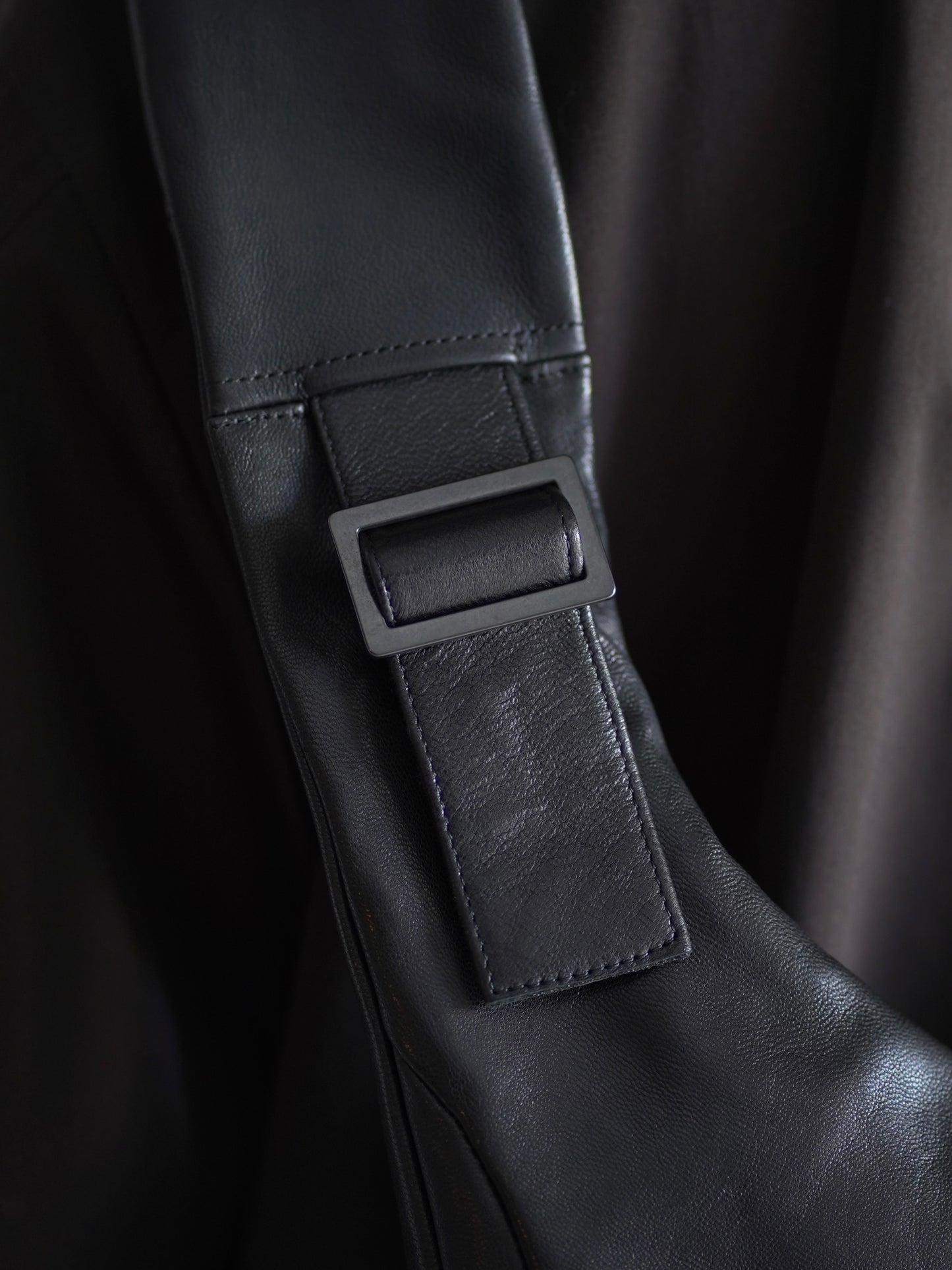 TWIST SHOULDER BAG