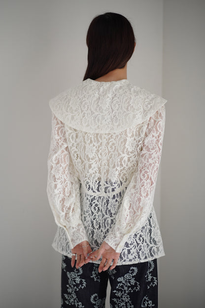 FLOCKED LACE SAILOR COLLAR BLOUSE