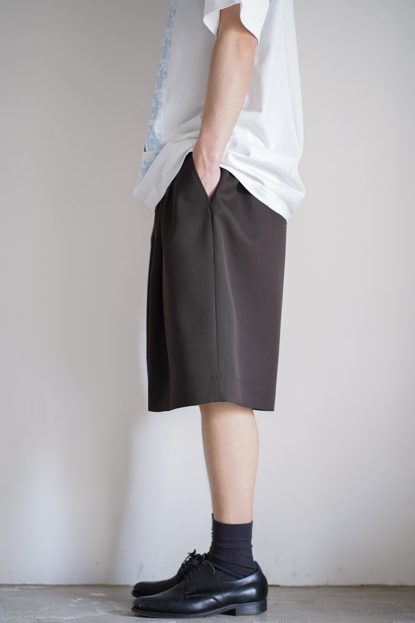 WIDE EASY SHORT TROUSERS